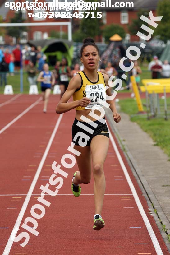 Girls under-15s 800 metres, Northern Under-17s/U-15s and U13s Champs, Leigh Sports Village, Leigh. Photo: David T. Hewitson/Sports for All Pics